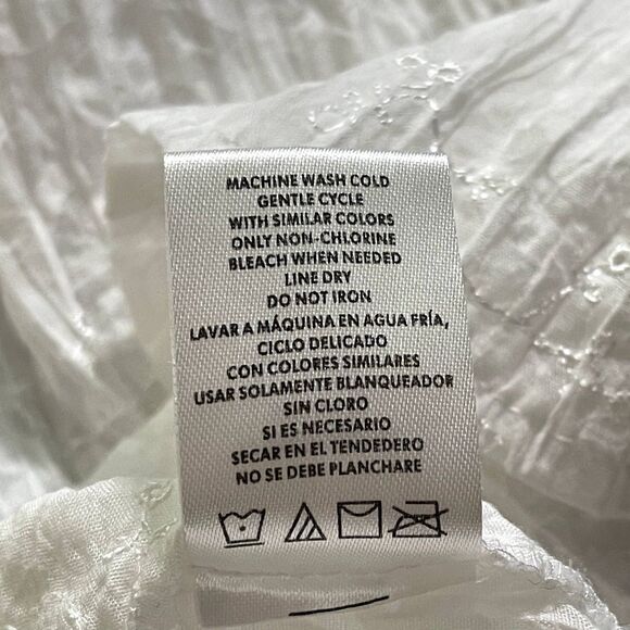 Brina & Em | White Eyelet Embroidered Button-Front Blouse | Large - Picture 8 of 8